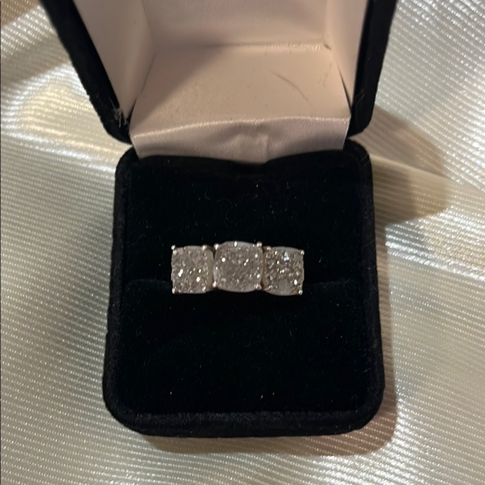 Elegant Silver Women's Ring